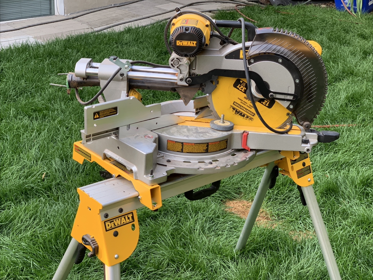 DeWalt 12-Inch Compound Miter Saw