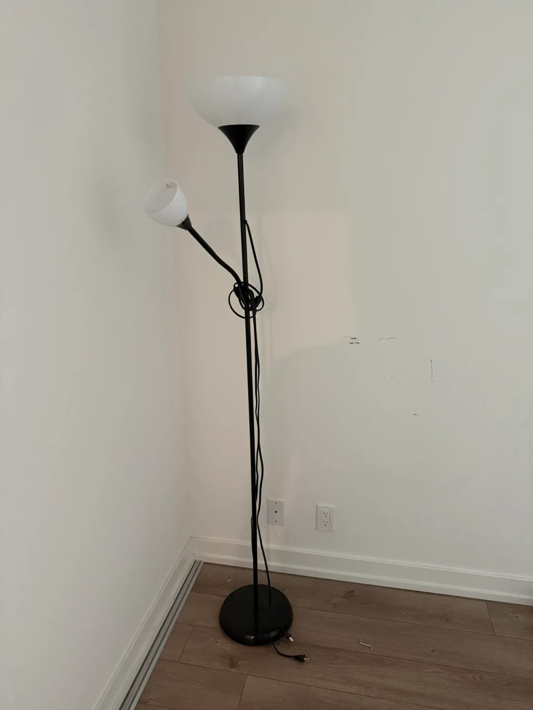 IKEA TÅGARP Floor Lamp thumbnail