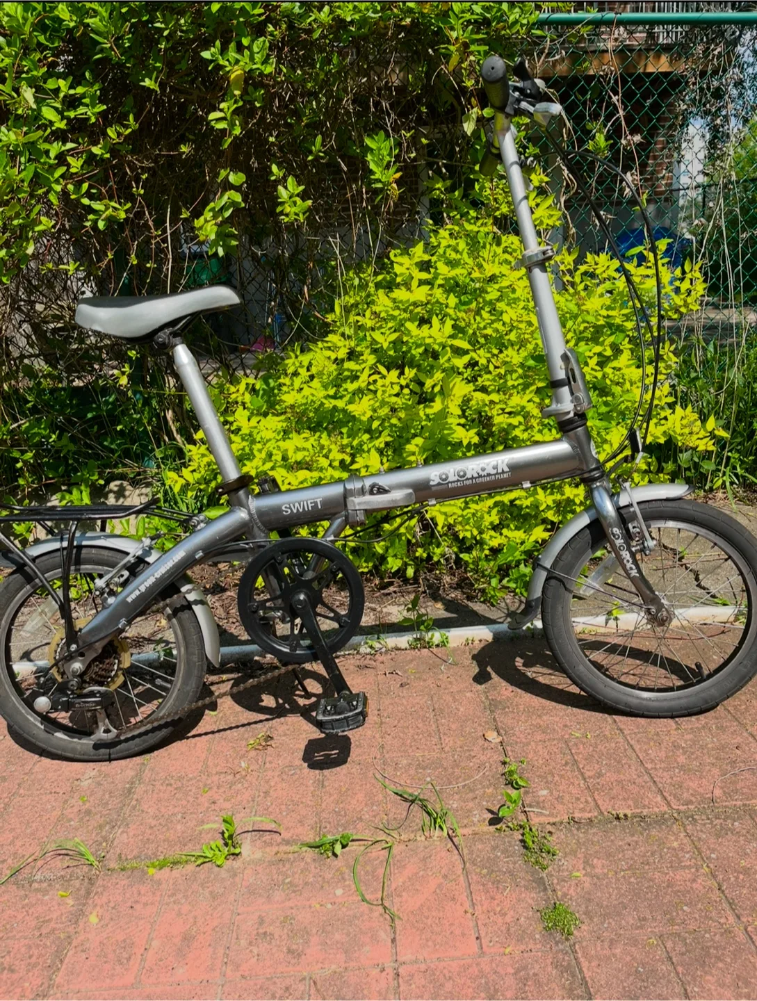 Solorock Swift Folding Bike thumbnail