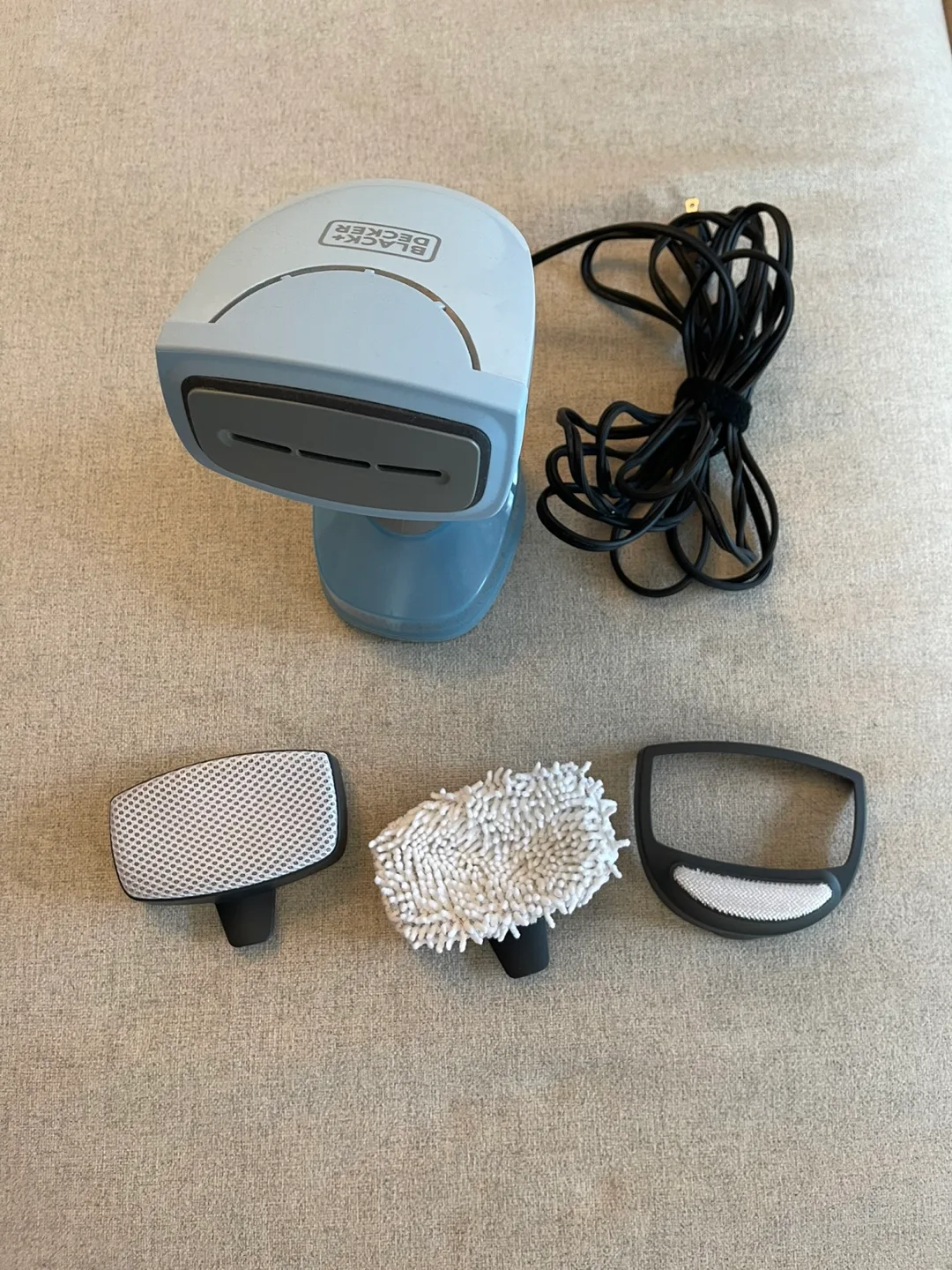 Black+Decker Handheld Steamer thumbnail