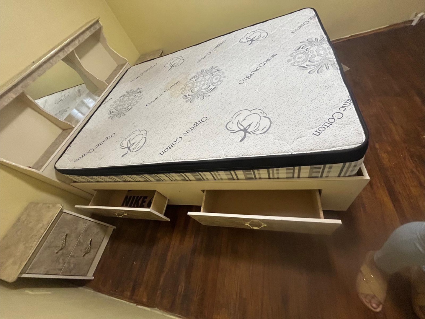 Bedroom COMPLETE set - photo 3