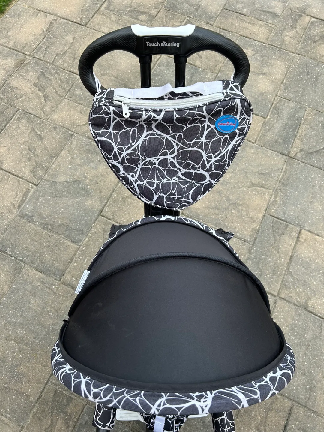 smarTrike Touch Steering Black & White Tricycle image indicator(5)
