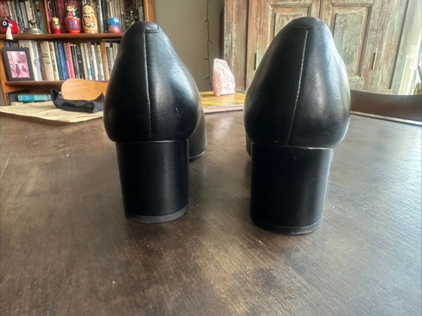 Comfy Black Leather Block Heel Pumps size 9M image indicator(7)