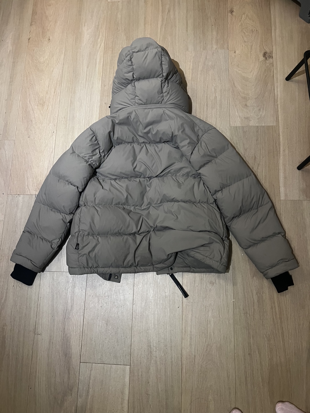 Aritzia Superpuff - Modern Taupe Mid Length (size S)