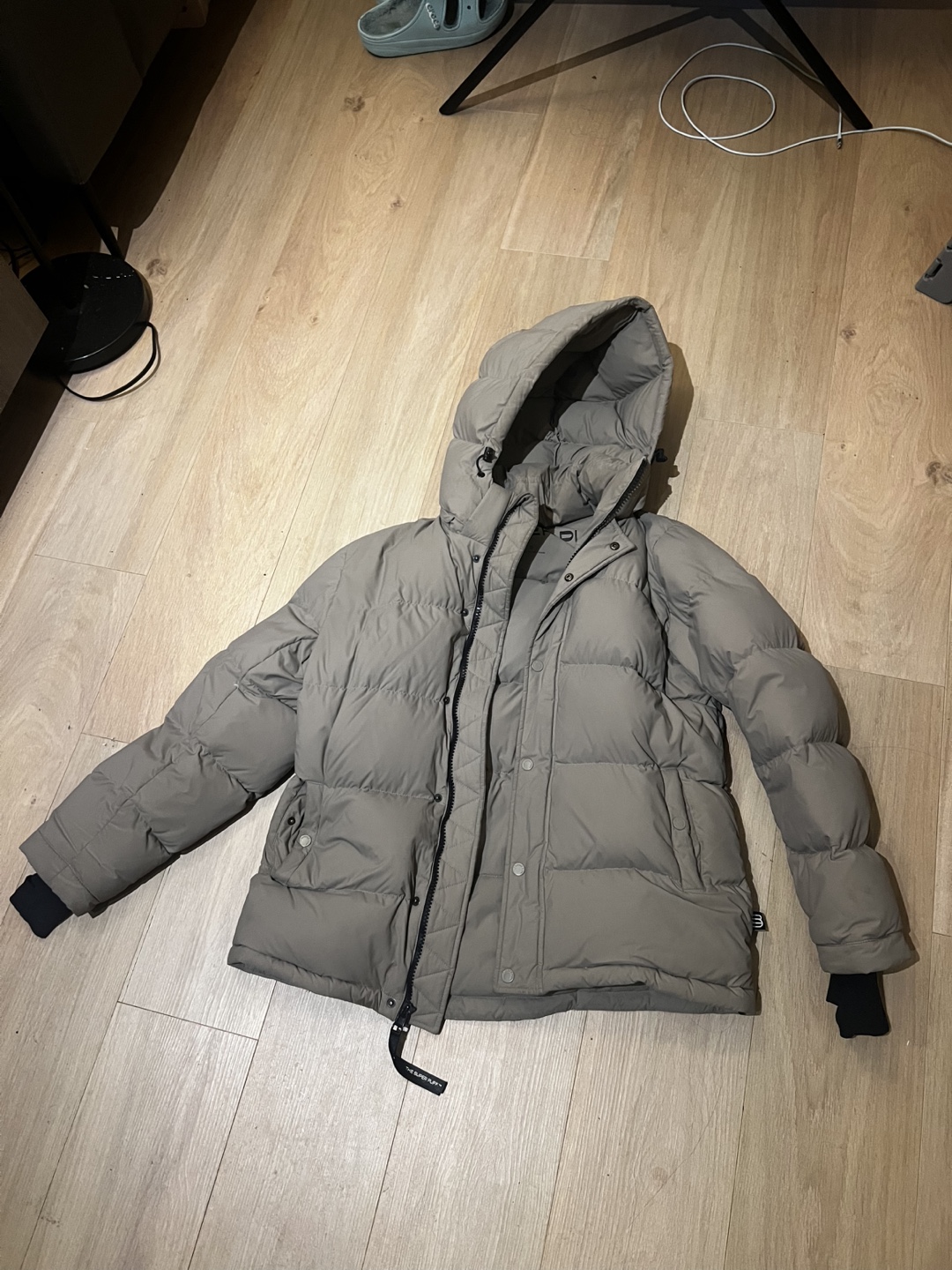 Aritzia Superpuff - Modern Taupe Mid Length (size S) - photo 3