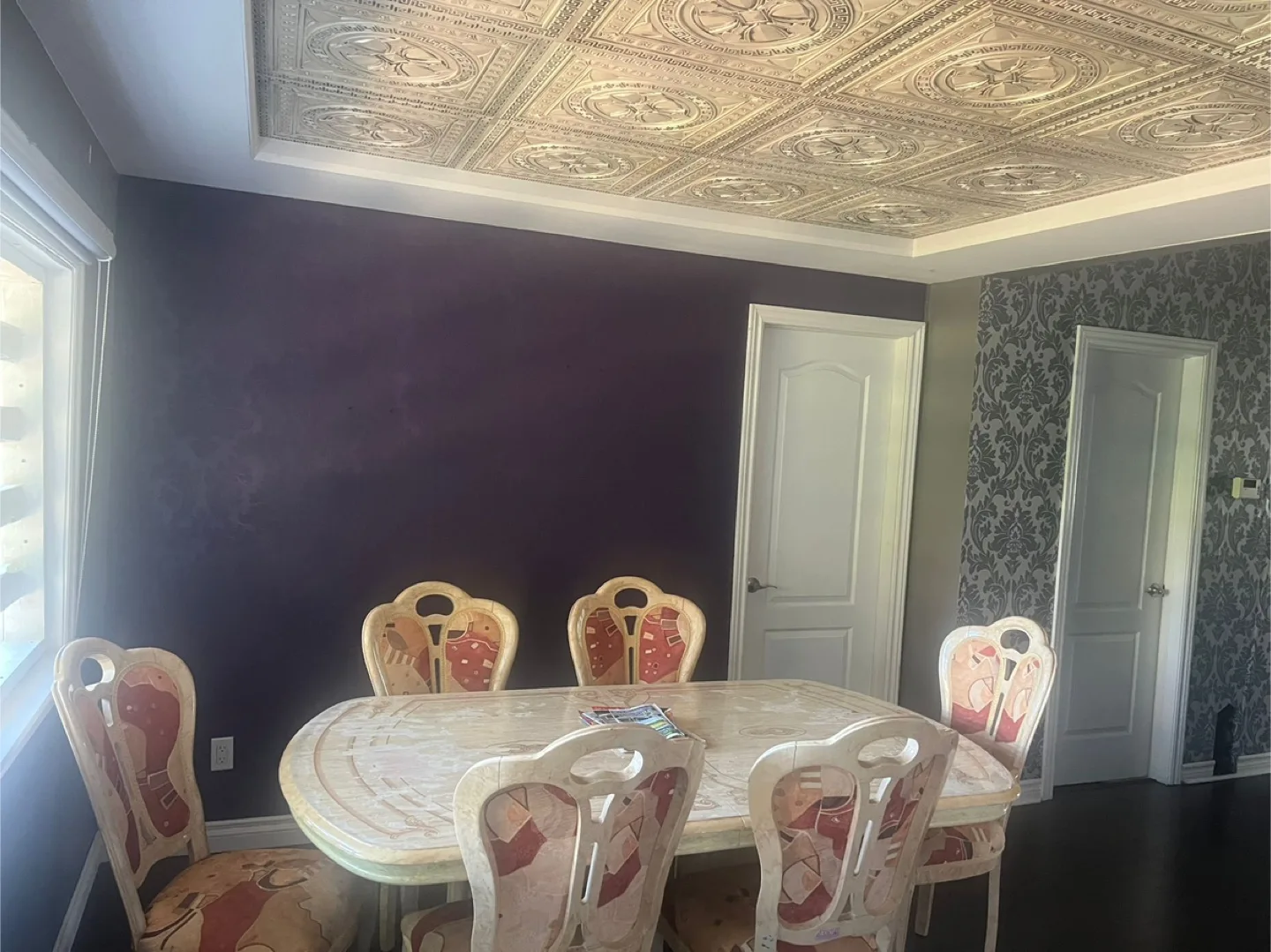 Dining table and chairs thumbnail