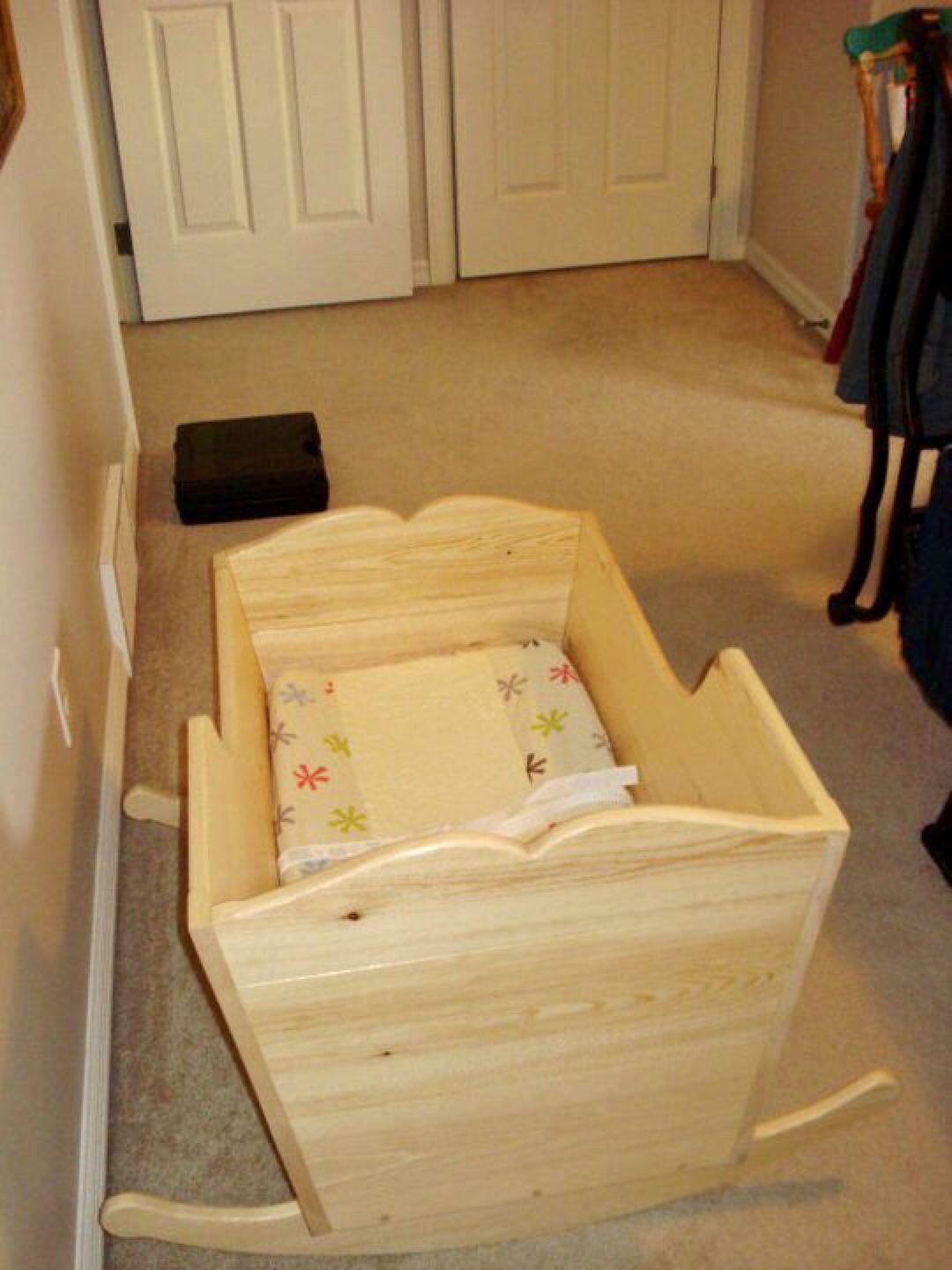 Wooden Baby Cradle - photo 2