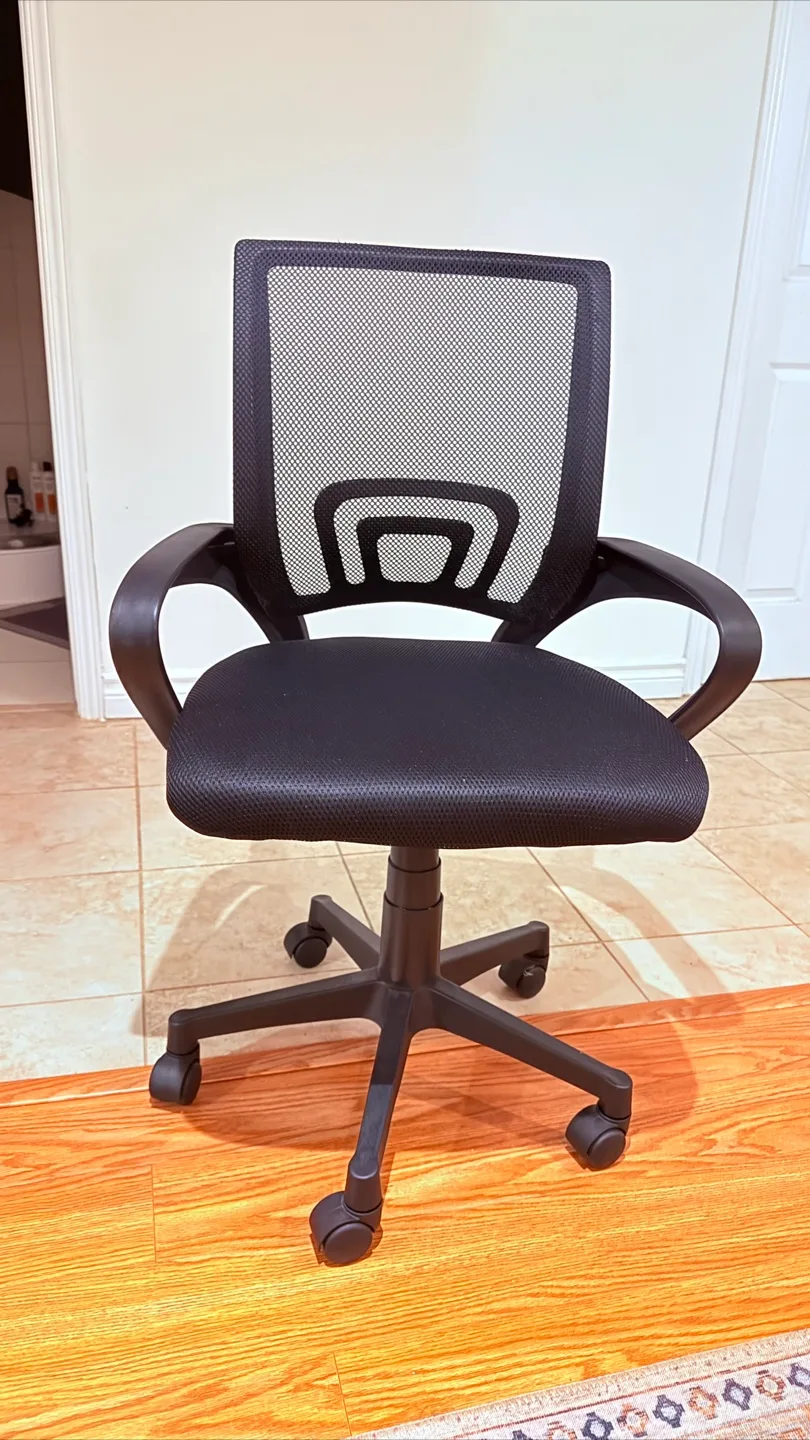 Black Mesh Office Chair thumbnail