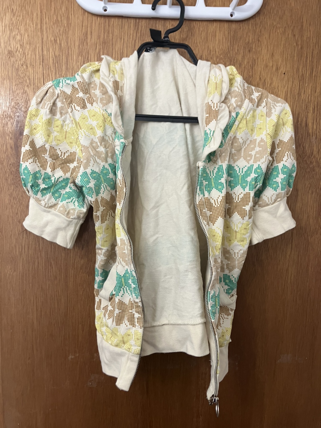 Patterned Short Sleeve Zip-Up Hoodie — Small/Medium