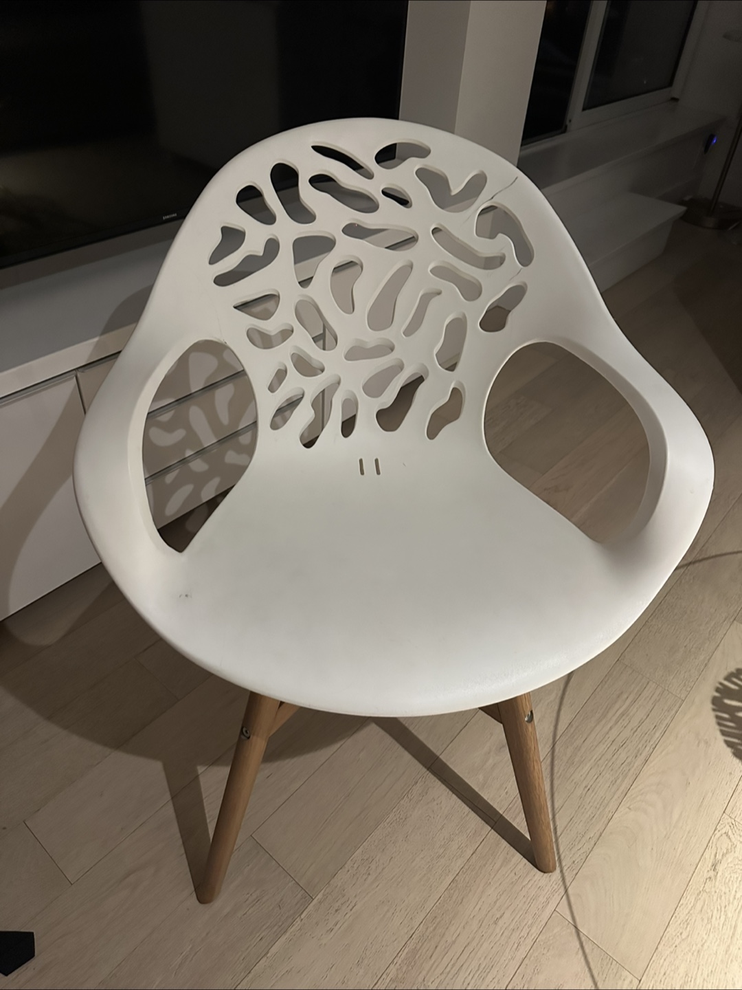 White Modern Chair with Wooden Legs