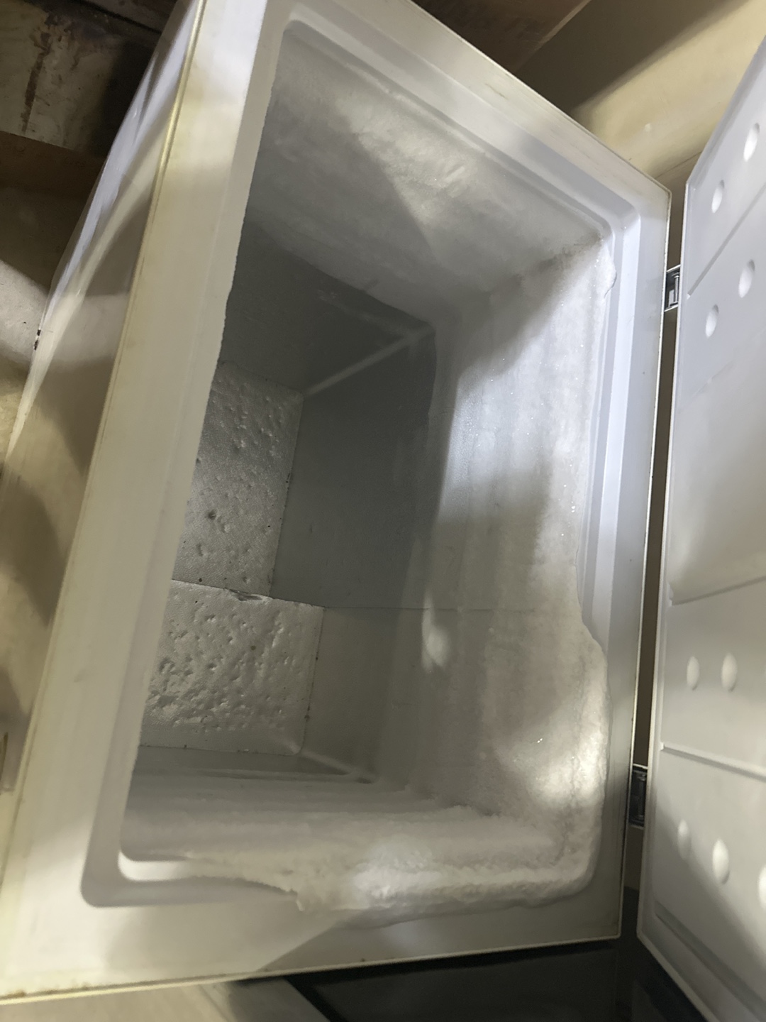 Brada Chest Freezer - White - photo 2
