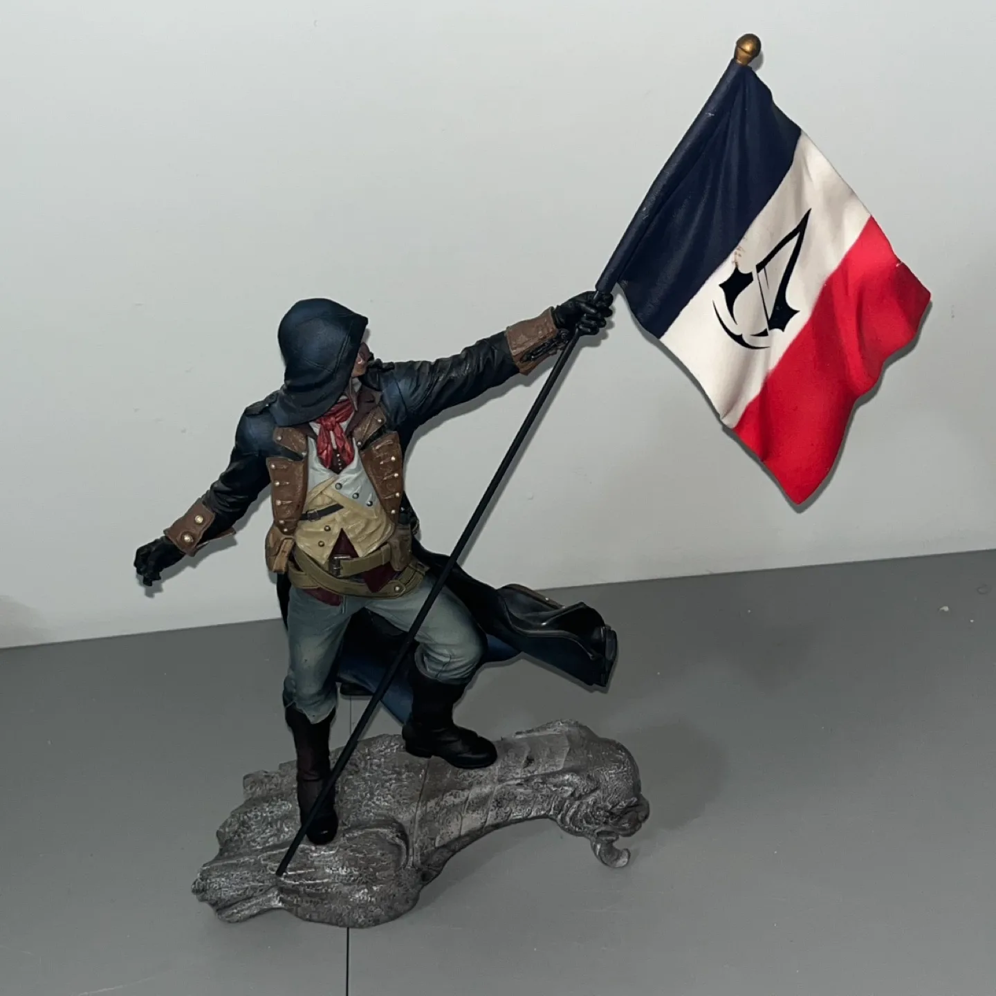 Assassin's Creed Unity Arno Dorian Figurine thumbnail