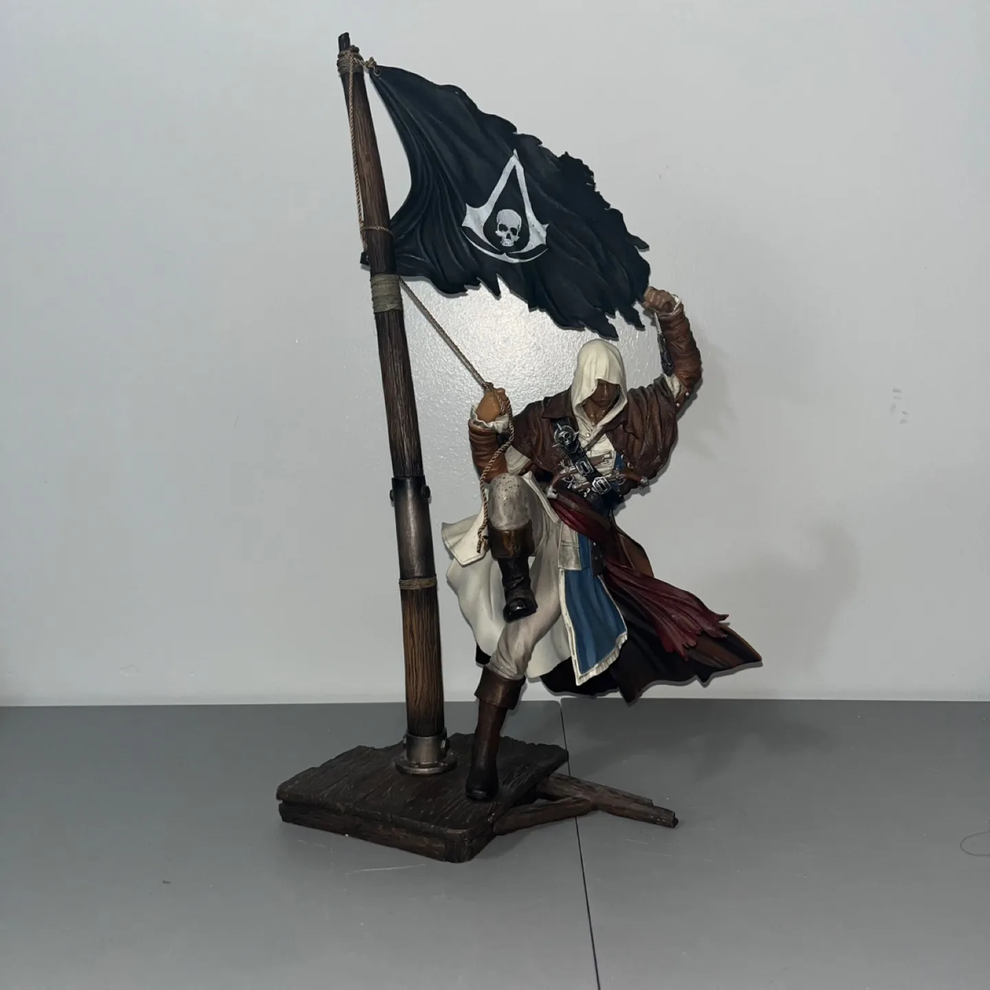 Assassin's Creed Edward Kenway Figurine thumbnail