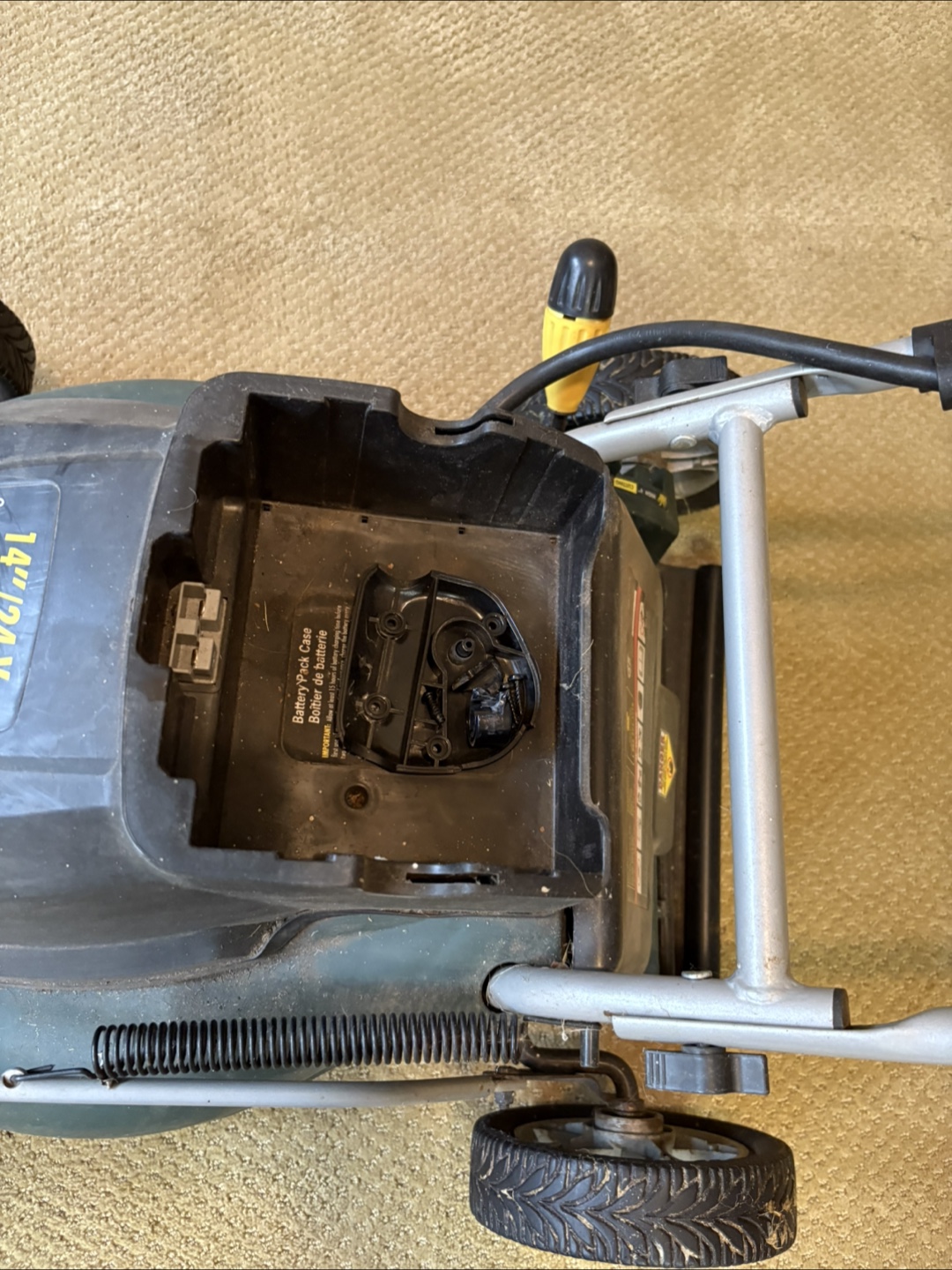 Yardworks 14"/24V Cordless Lawn Mower - photo 2