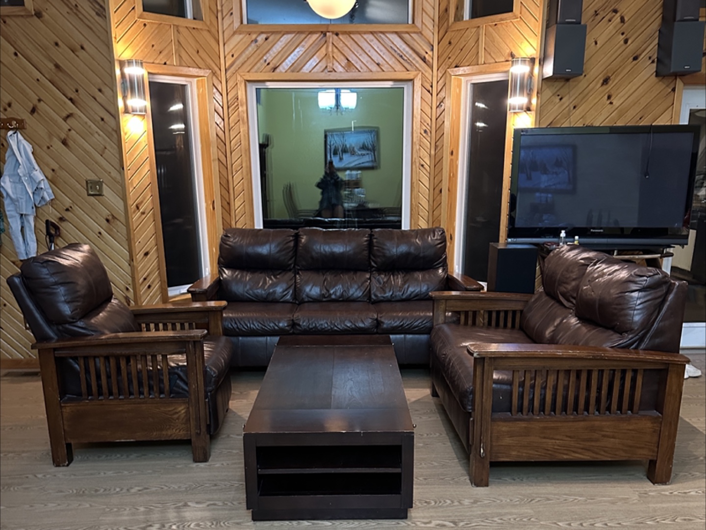 Ashley Furniture Santa Fe Style Leather Sofa Set (CAN DELIVER)