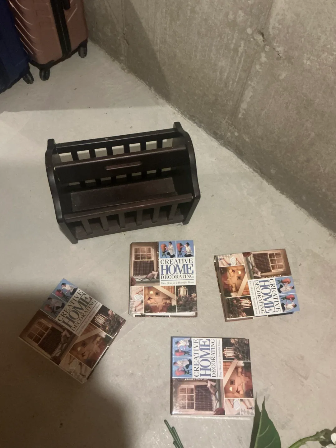Buy 4 home decor books and get stand free!! thumbnail