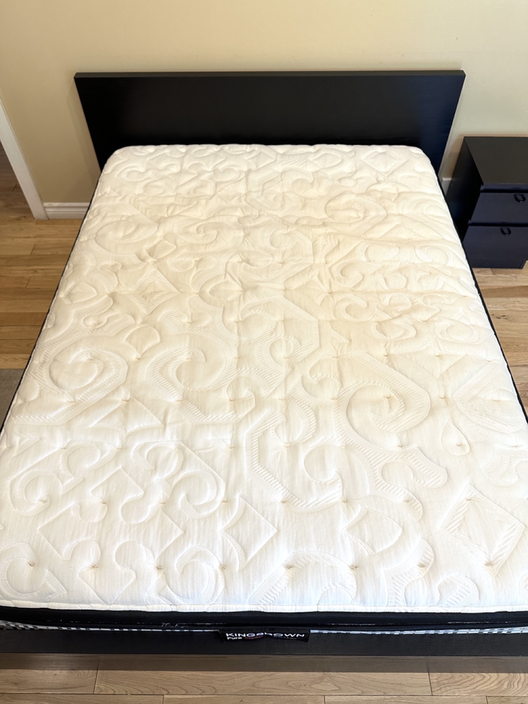 IKEA Malm Queen Size Bed Set with Night Stand (CAN DELIVER) - photo 5