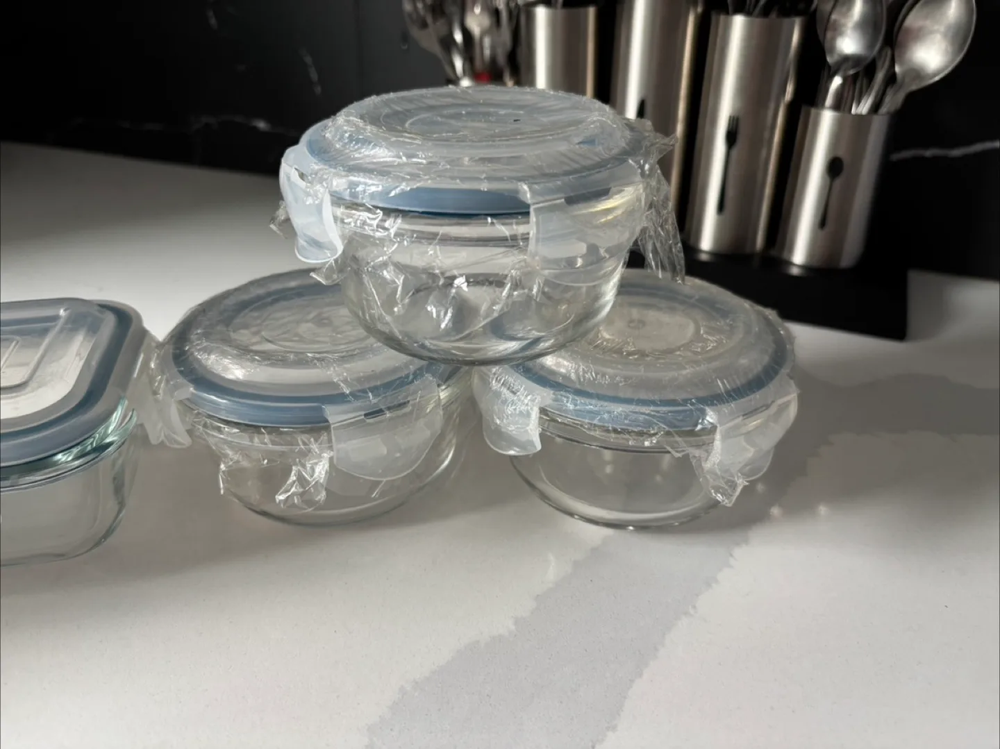 Glass Food Storage Containers (Used & New) image indicator(2)