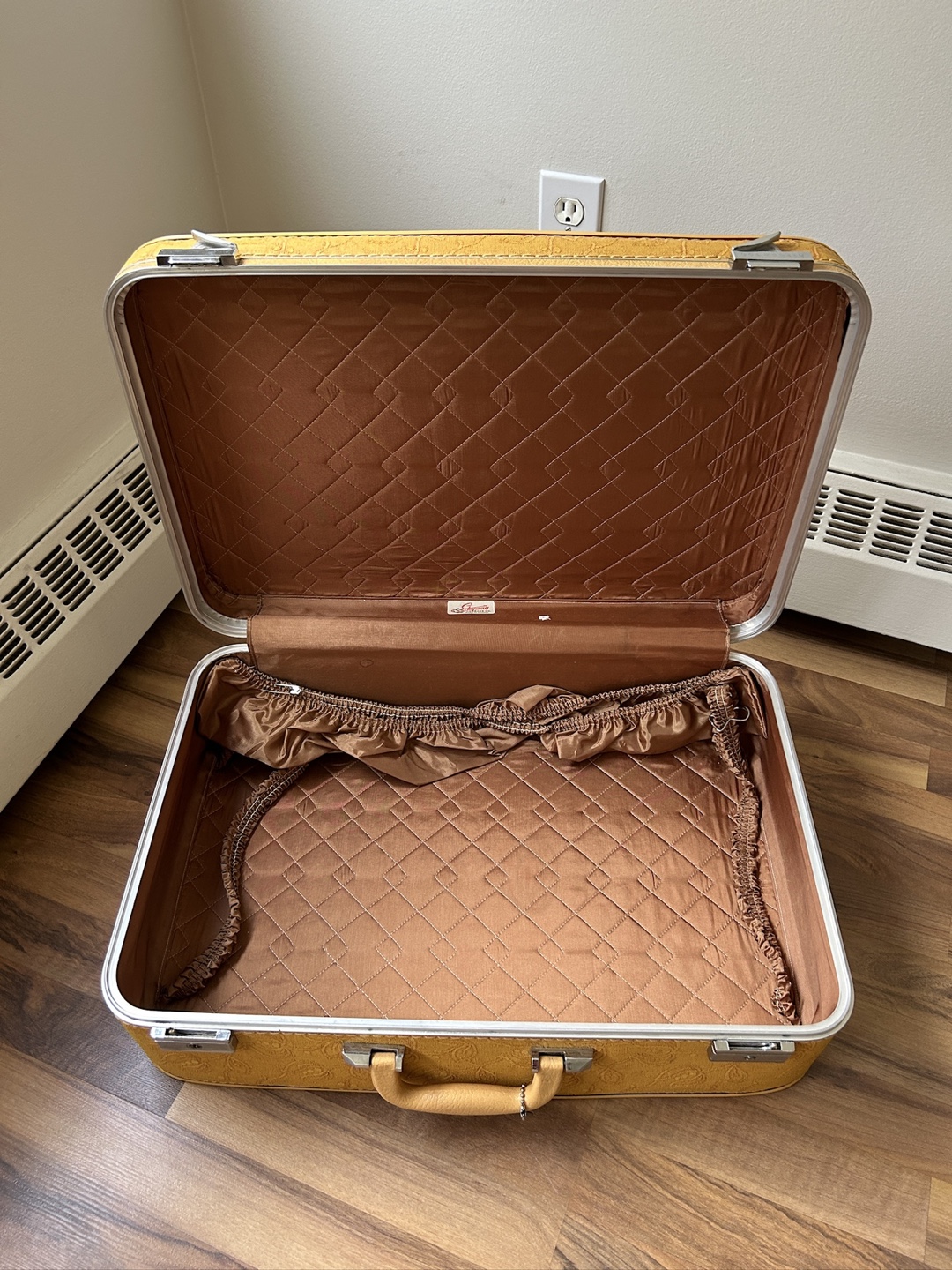 Vintage Suitcases - photo 4