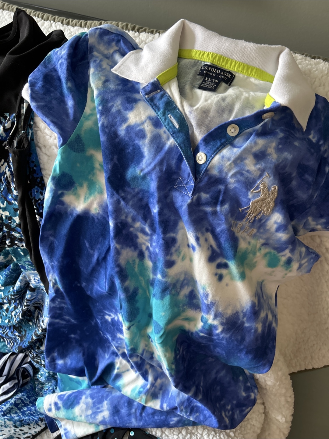 Assorted Women's Dresses and top - photo 4