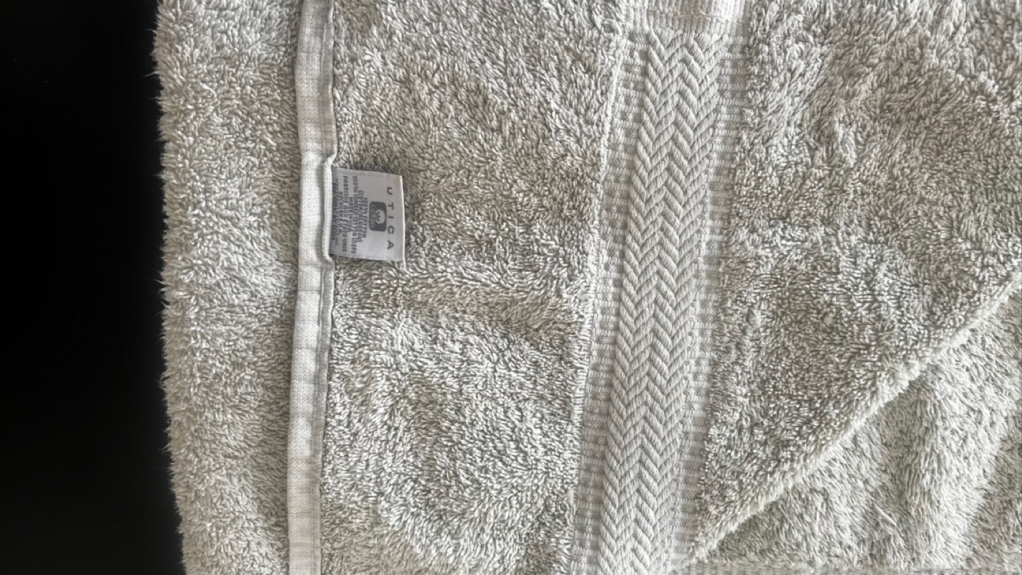 UTICA Bath Towel - Soft Grey