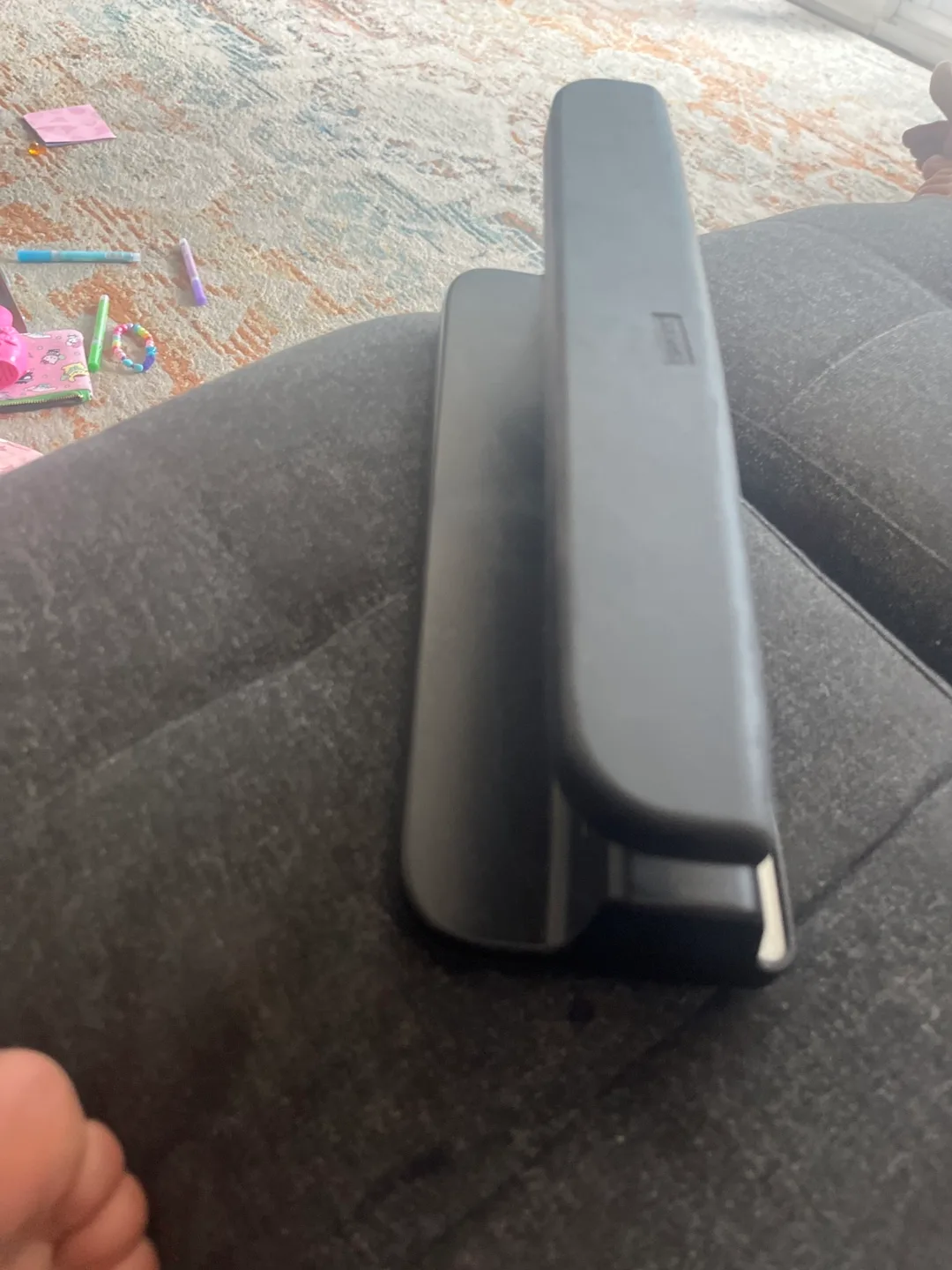 Staples One Touch Hole Punch image indicator(2)