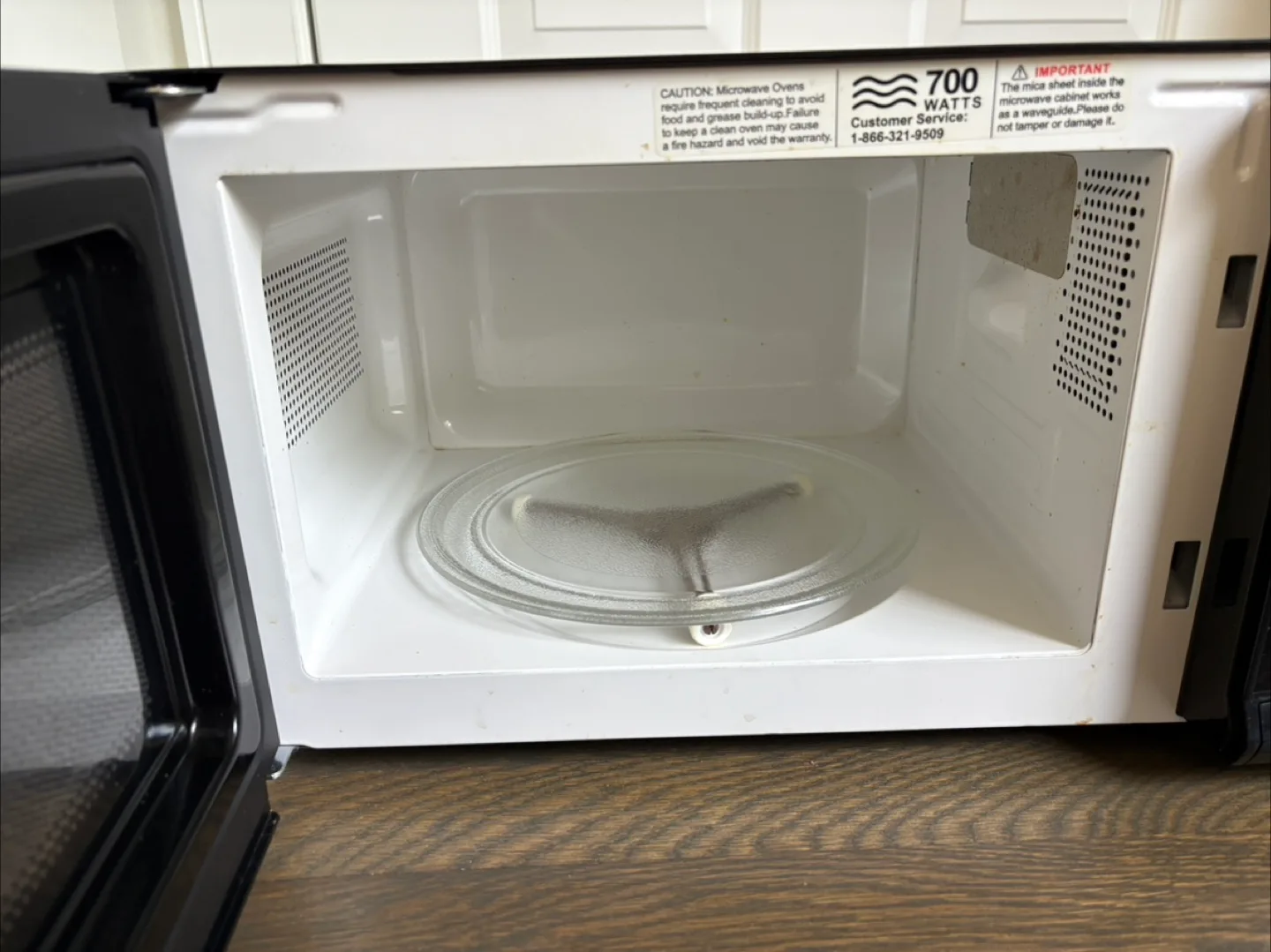 Rival Microwave - Black image indicator(2)