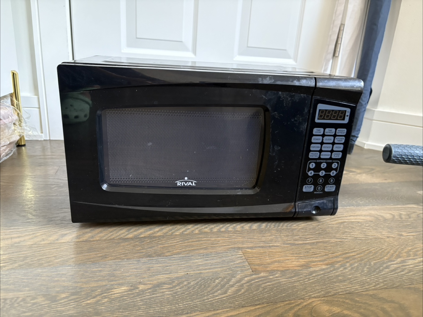 Rival Microwave - Black