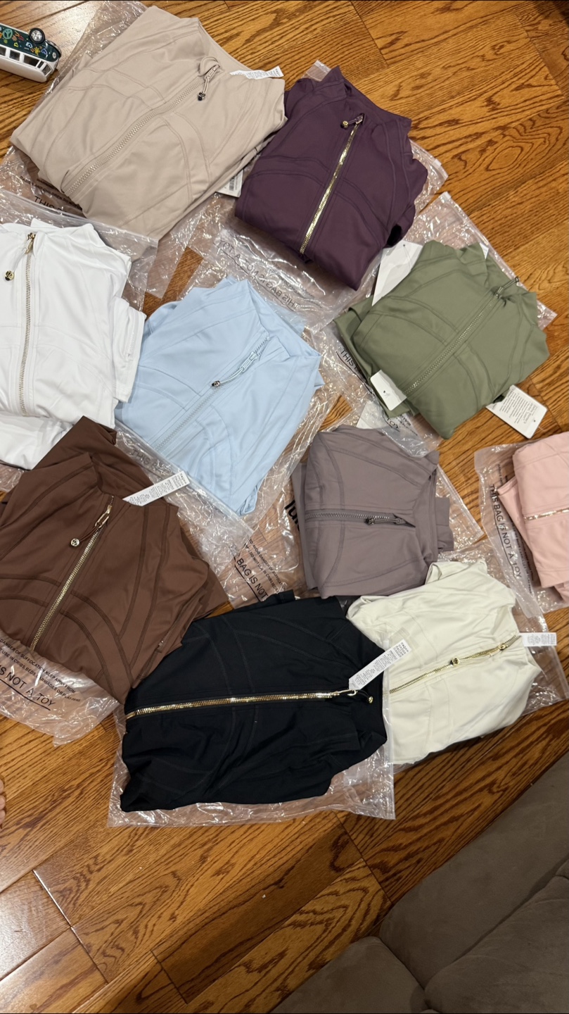 Lululemon Define Jacket Luon with pants 25’ Size 6