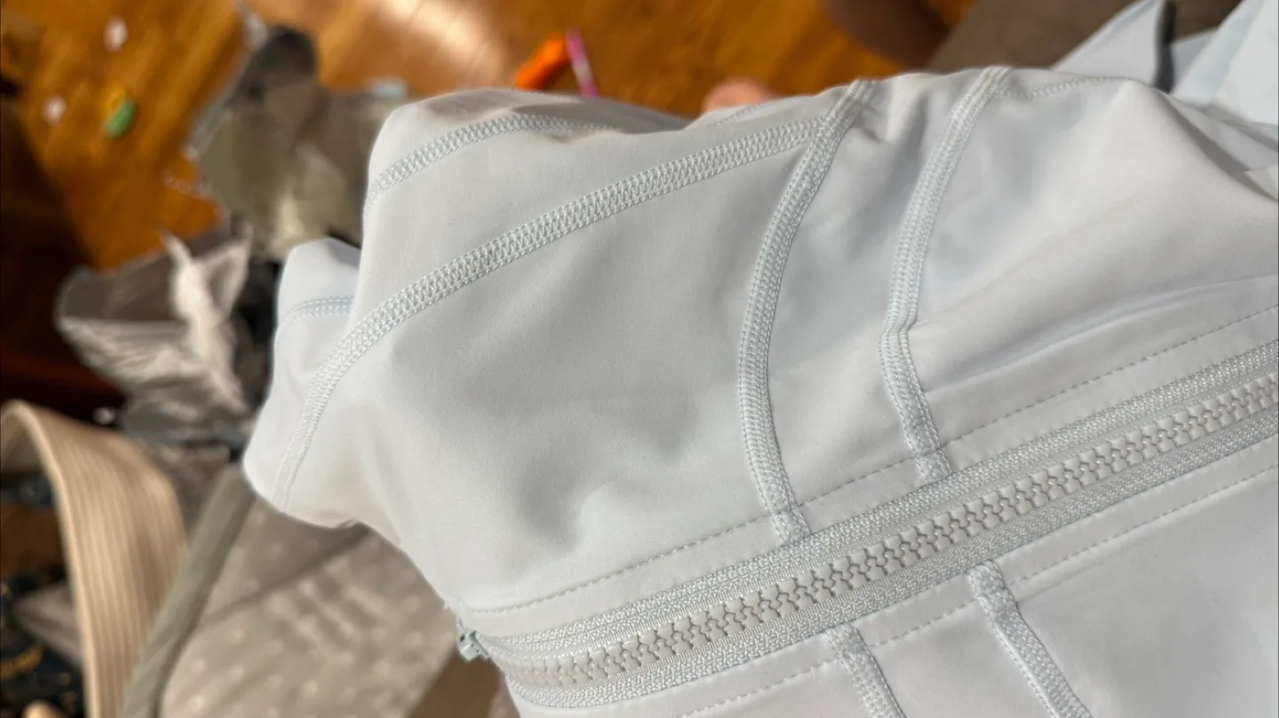 Lululemon Define Women's Jacket Luon White Size 6 image indicator(3)