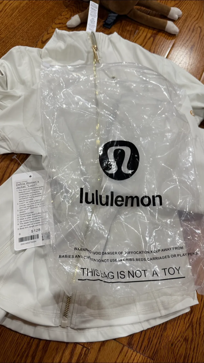 Lululemon Define Women's Jacket Luon White Size 6 image indicator(8)