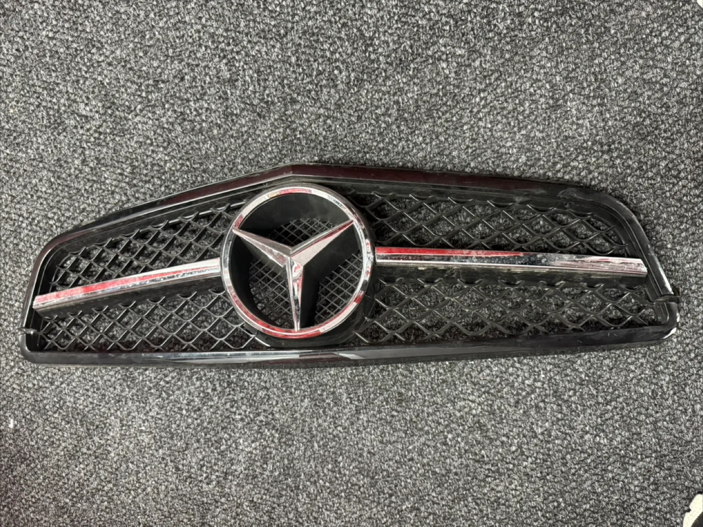 Mercedes-Benz Grille thumbnail