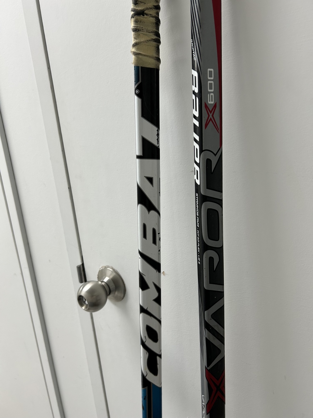 2 Hockey sticks (+free hockey pucks) - photo 4