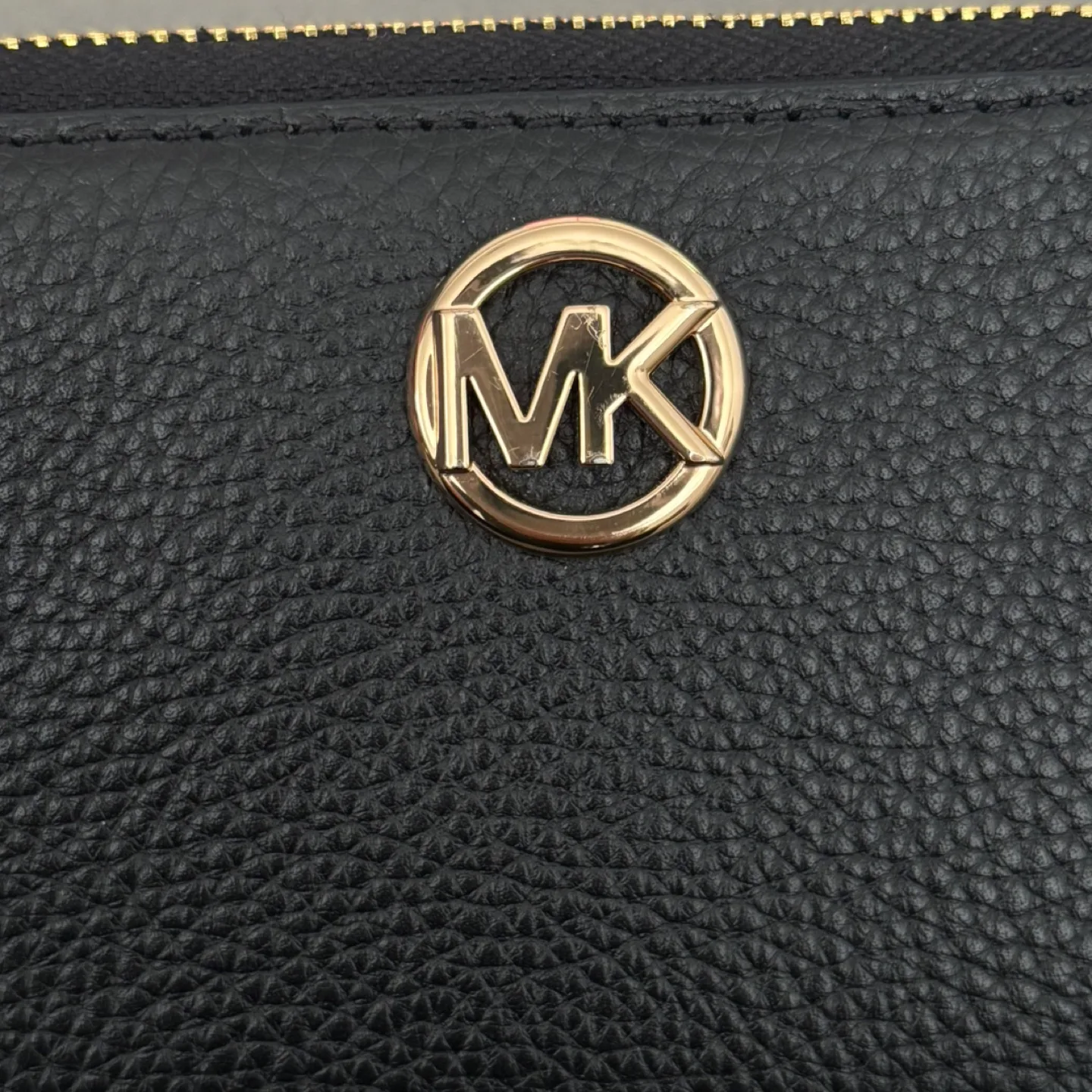 Michael Kors Black Wallet image indicator(2)