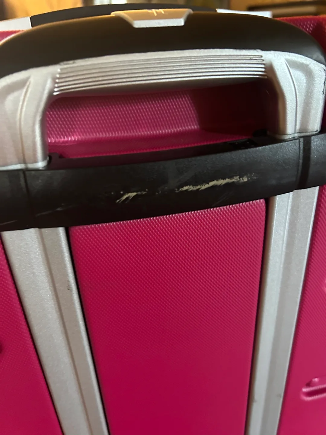 it Luggage Pink Hardside Suitcase image indicator(4)