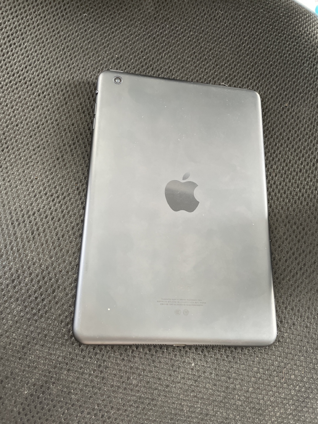 Apple iPad Mini 16GB - Great Condition! - photo 2