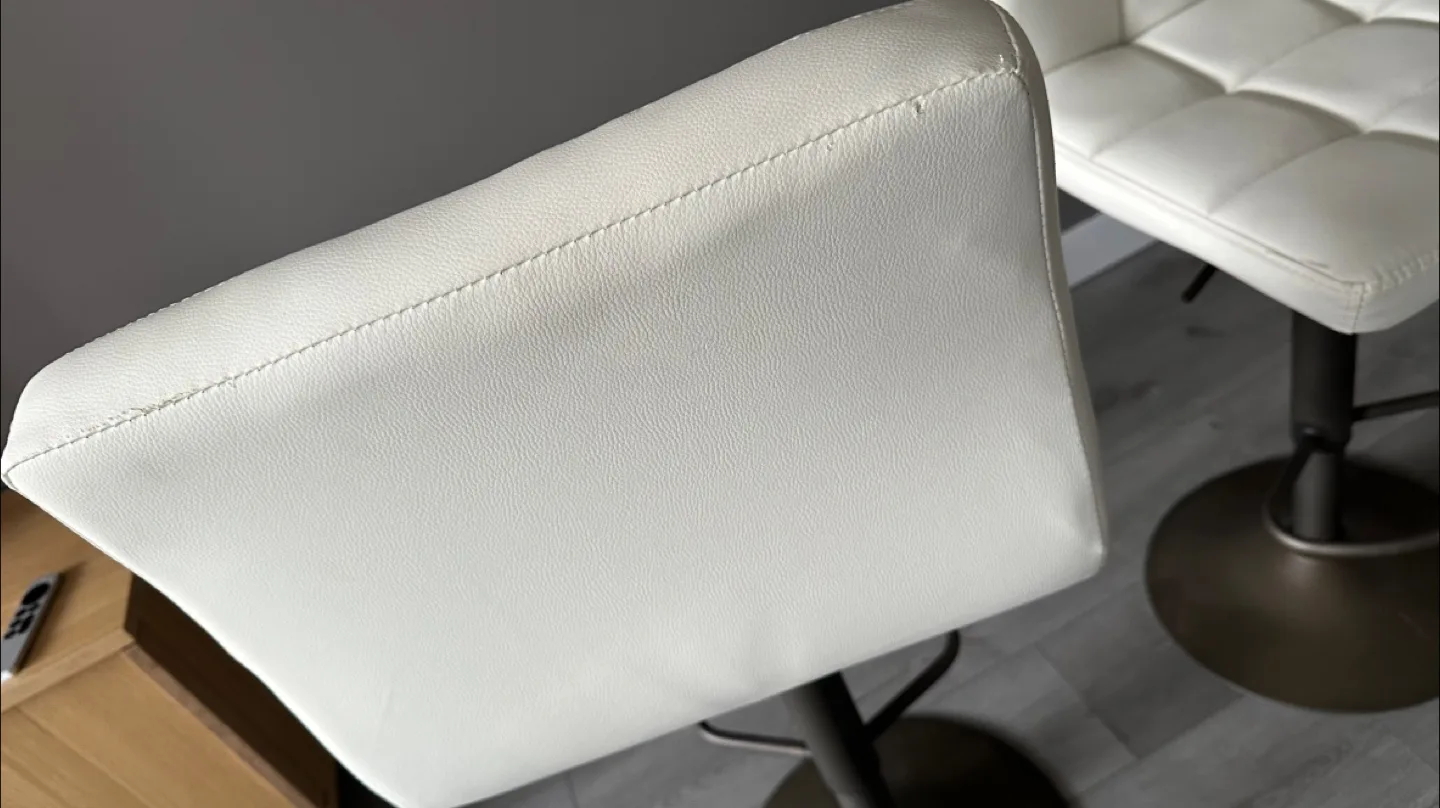 Set of 3 White Bar Stools image indicator(4)