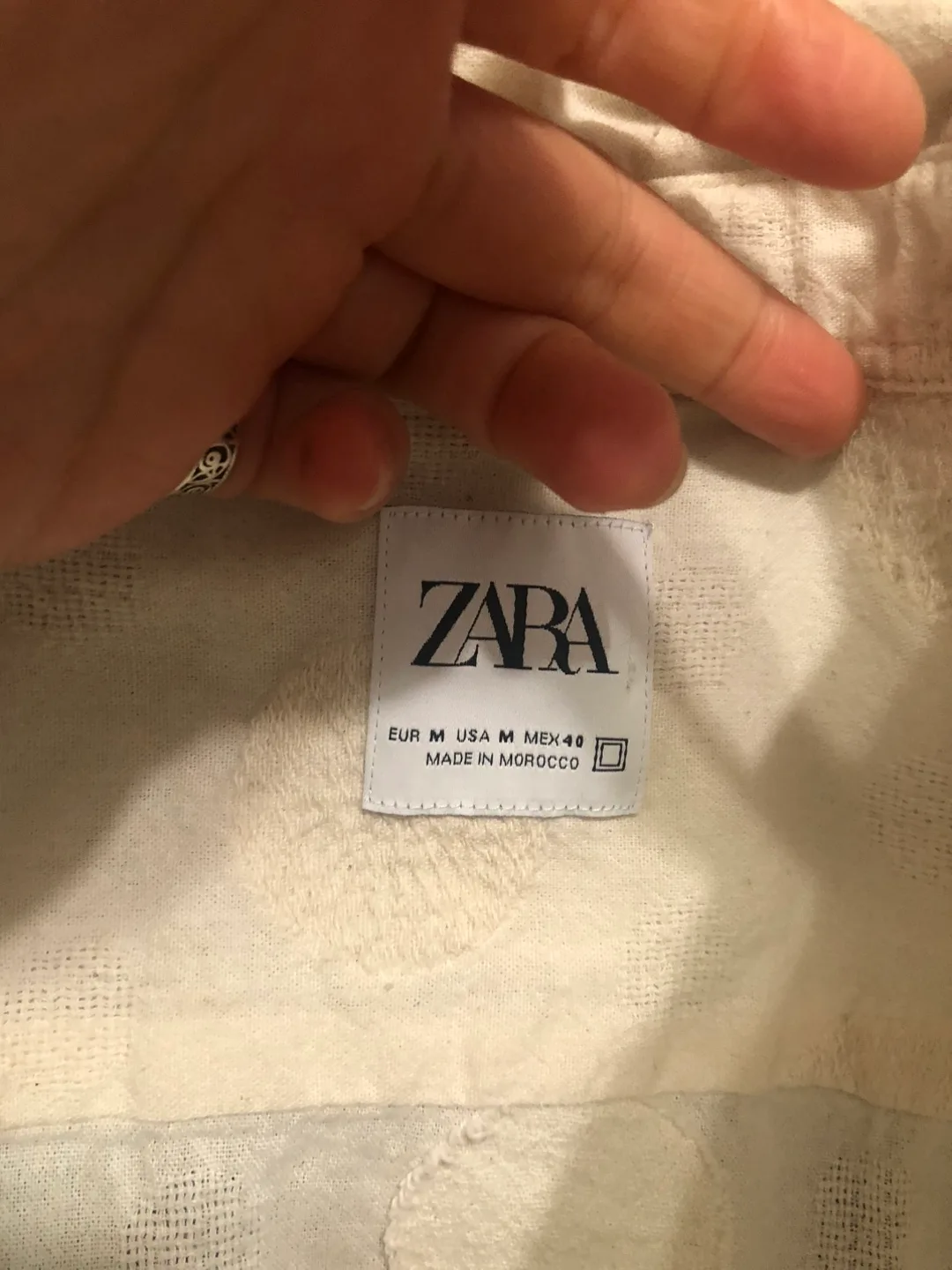 ZARA Crochet Embroidered Polo Shirt (M) image indicator(3)