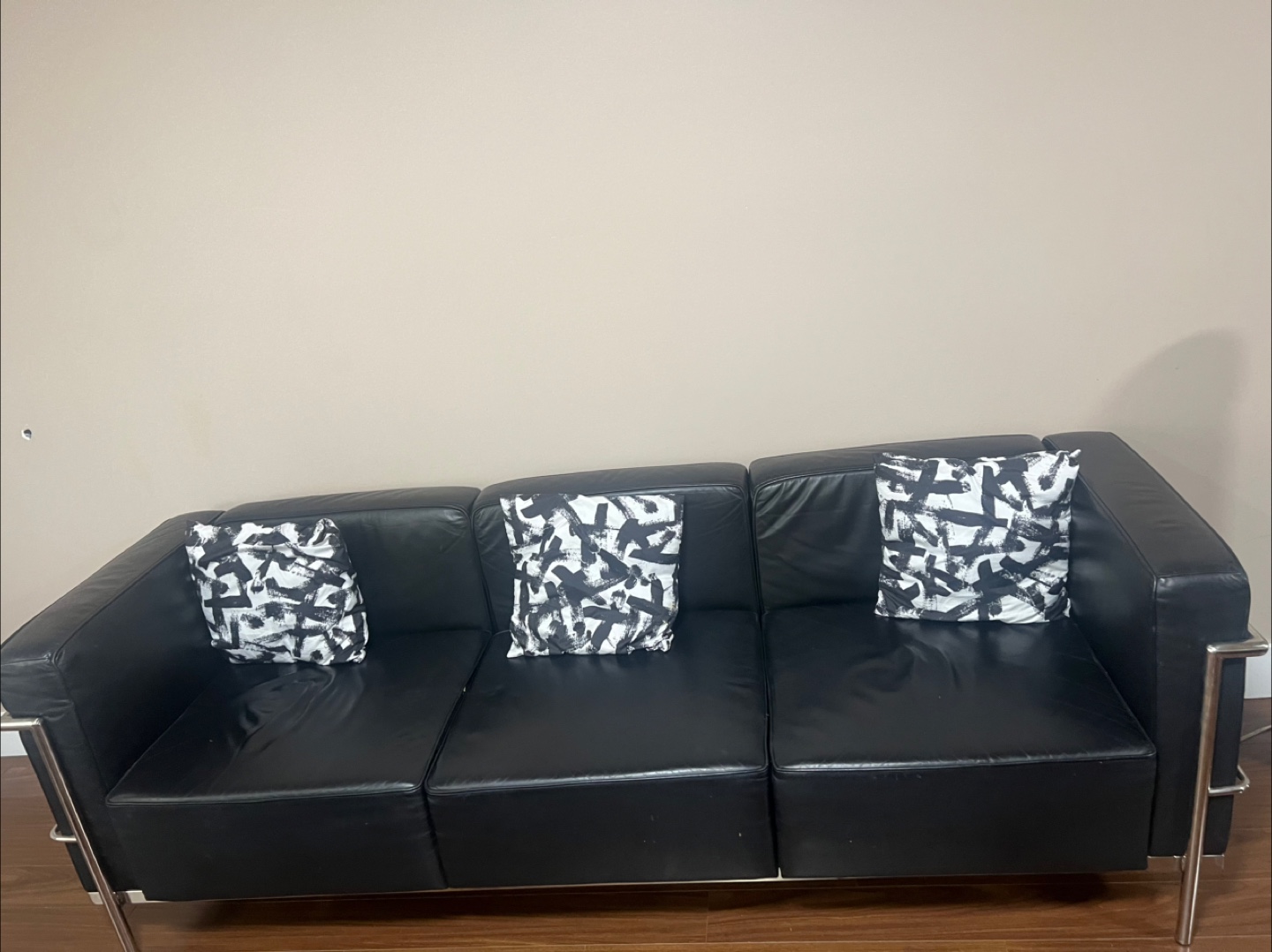 Black Leather Sofa - photo 2