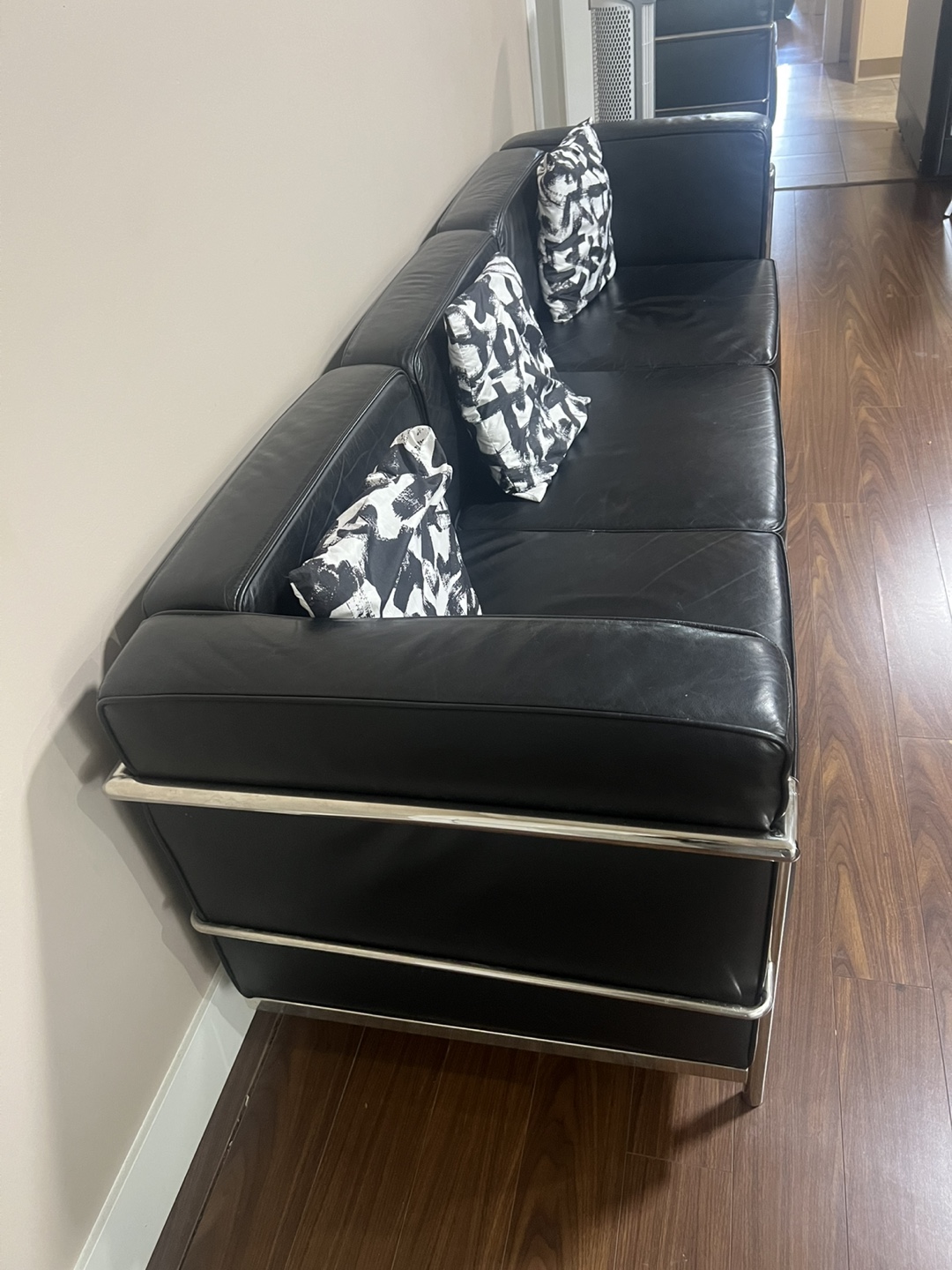 Black Leather Sofa - photo 4