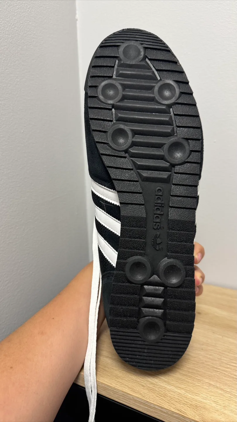 Adidas Dragon Black/White, Men’s Size 13 image indicator(3)