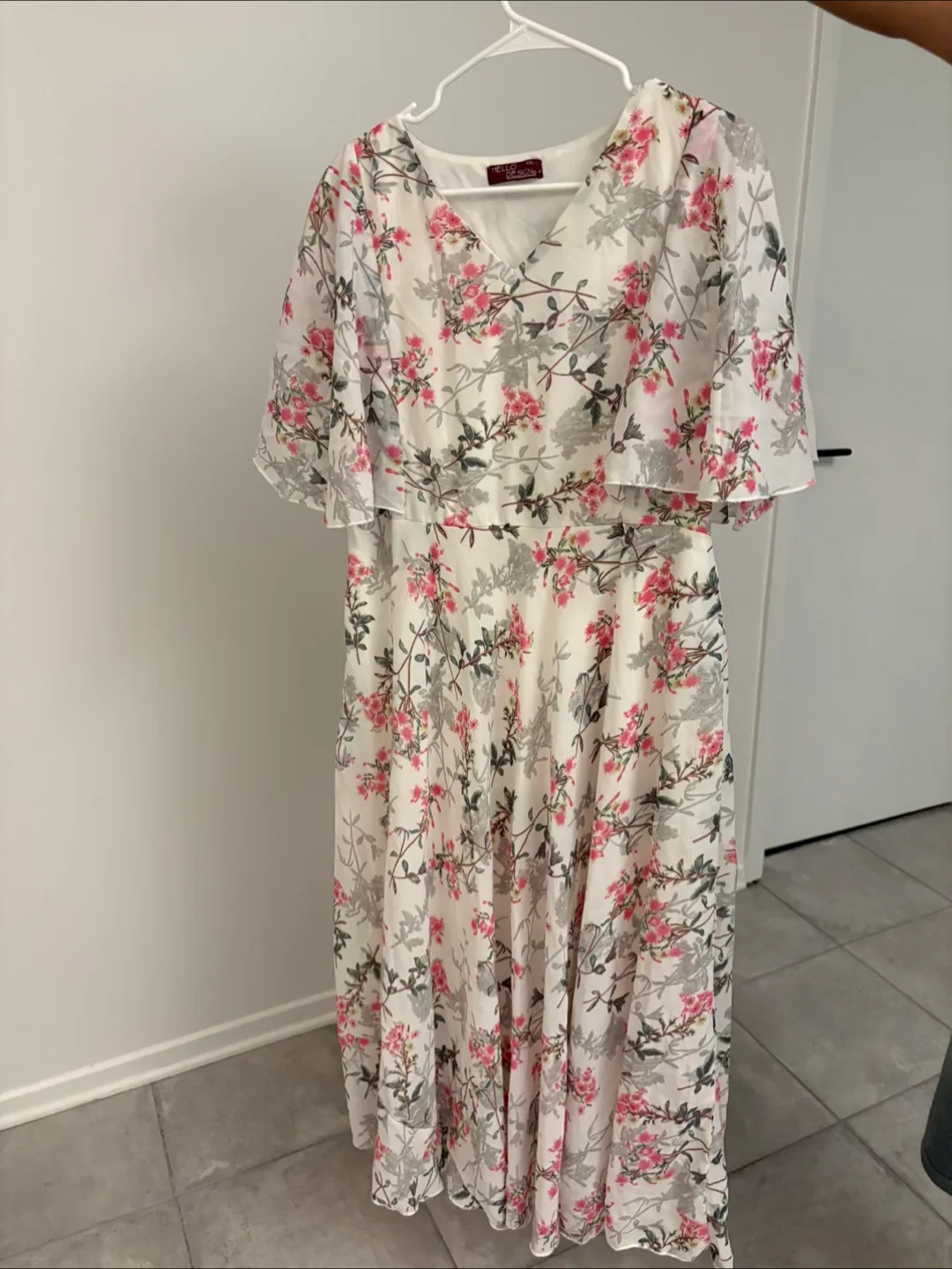 Hello Designs Floral Dress Never worn thumbnail