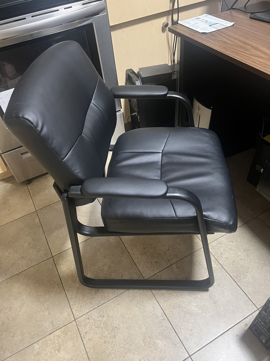 Black Office Chair - photo 3