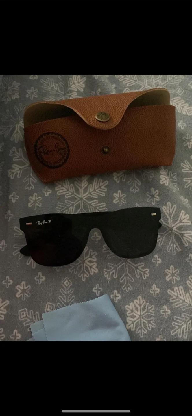 Ray-Ban Sunglasses thumbnail