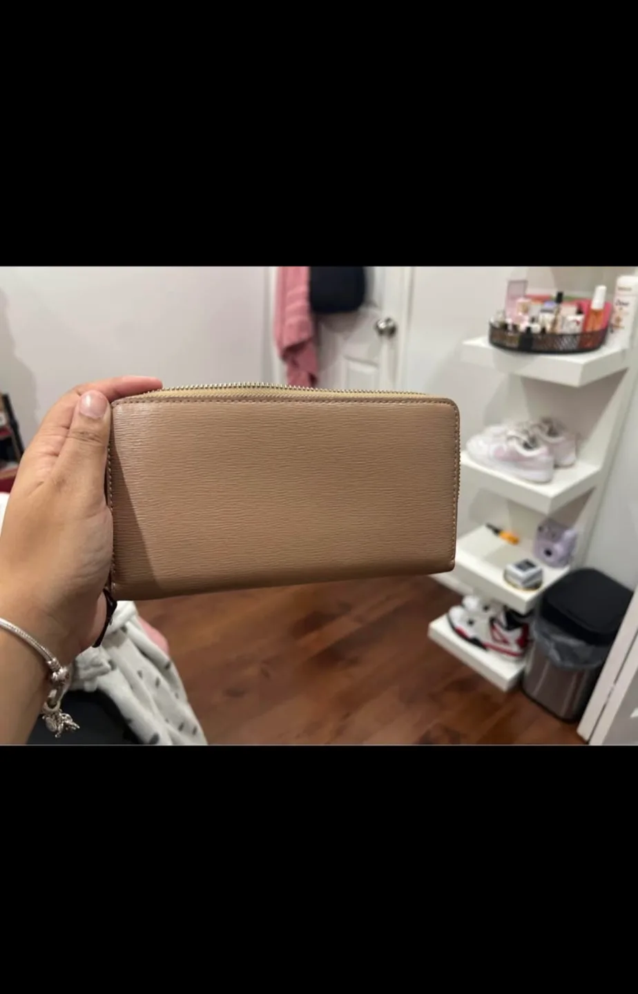 DKNY Beige Wallet image indicator(2)