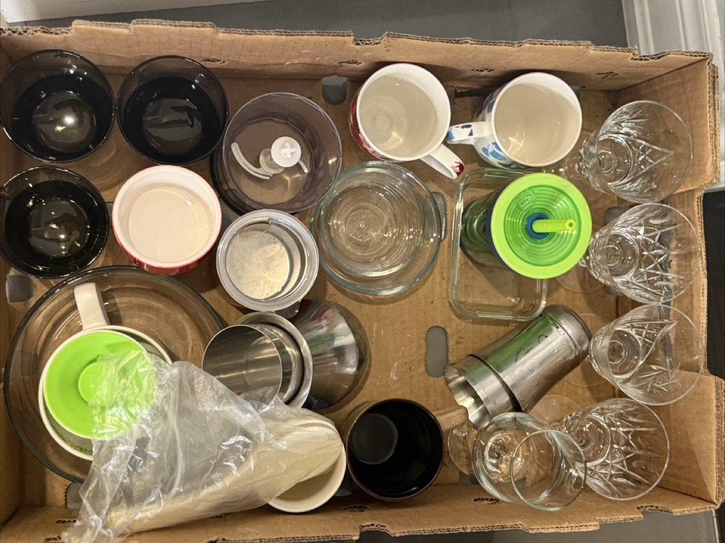 Mixed Kitchenware Lot - Glasses, Mugs, and More - photo 2