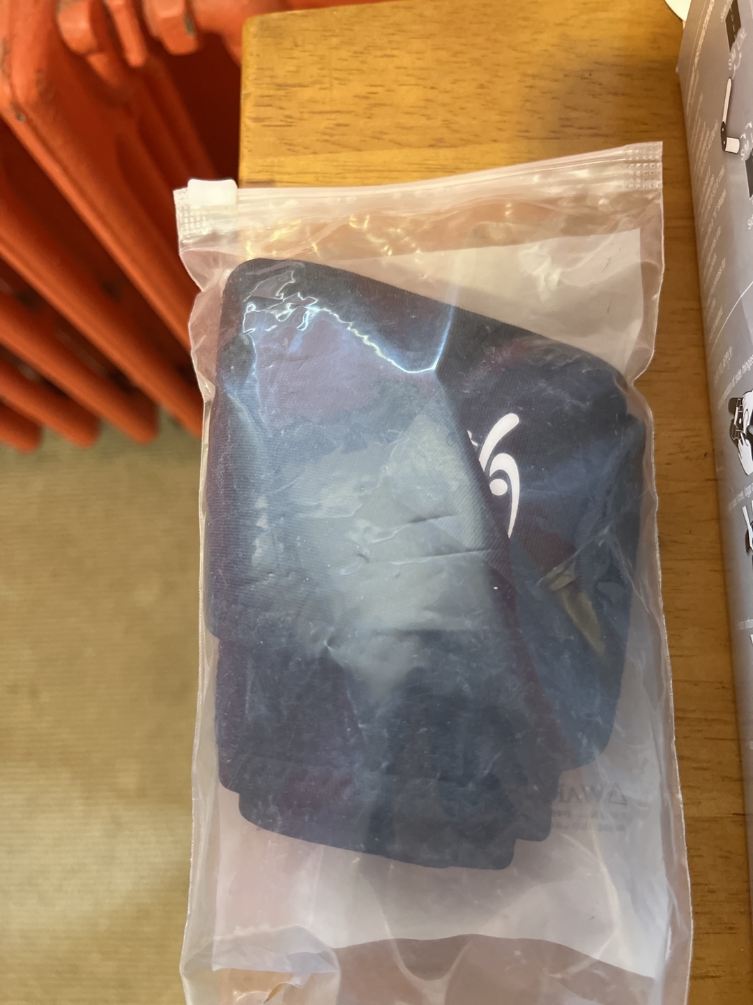 Mueller Knee Brace & HiRui Wrist Brace - New - photo 3