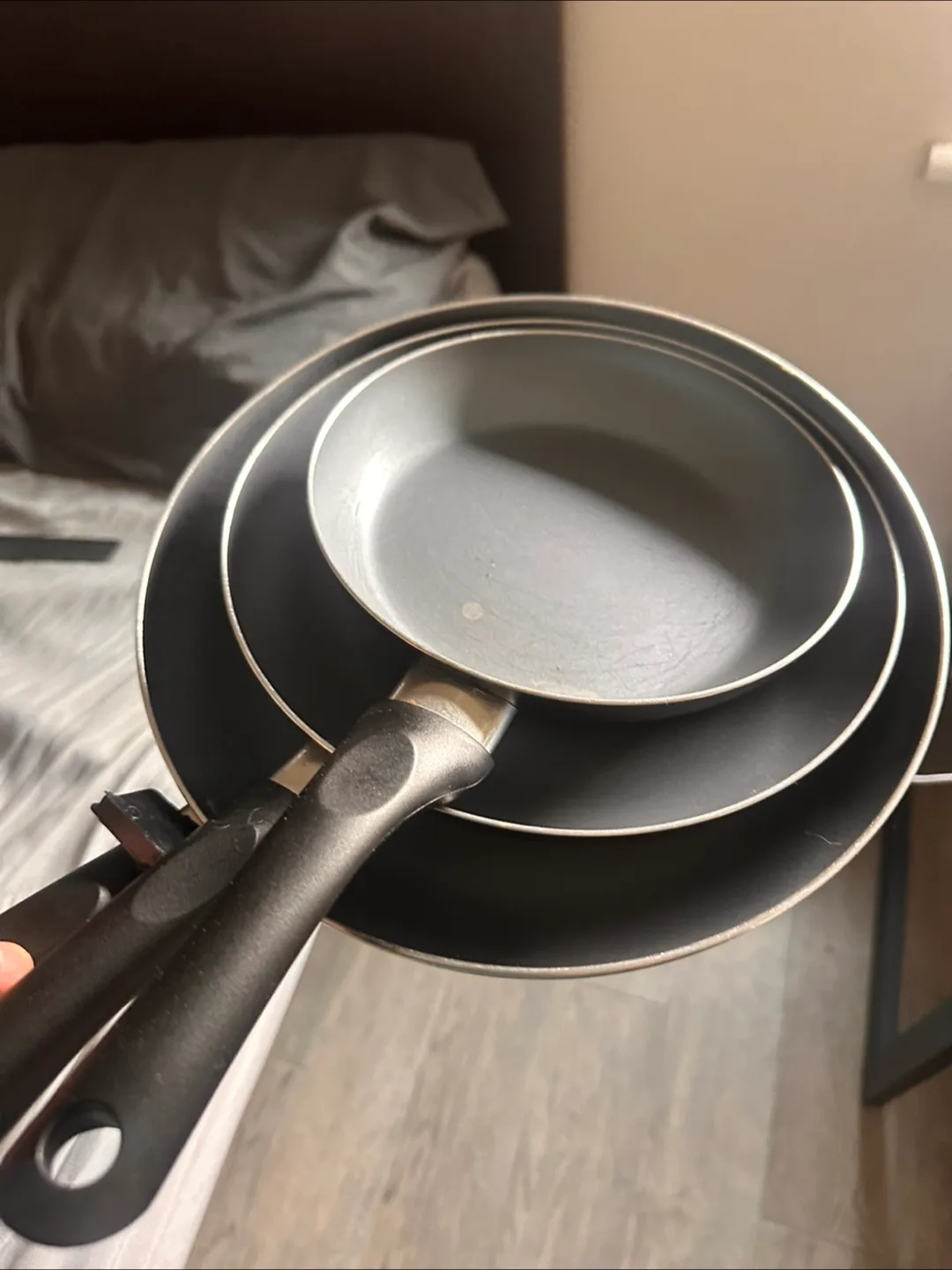 Set of 3 frying pans thumbnail