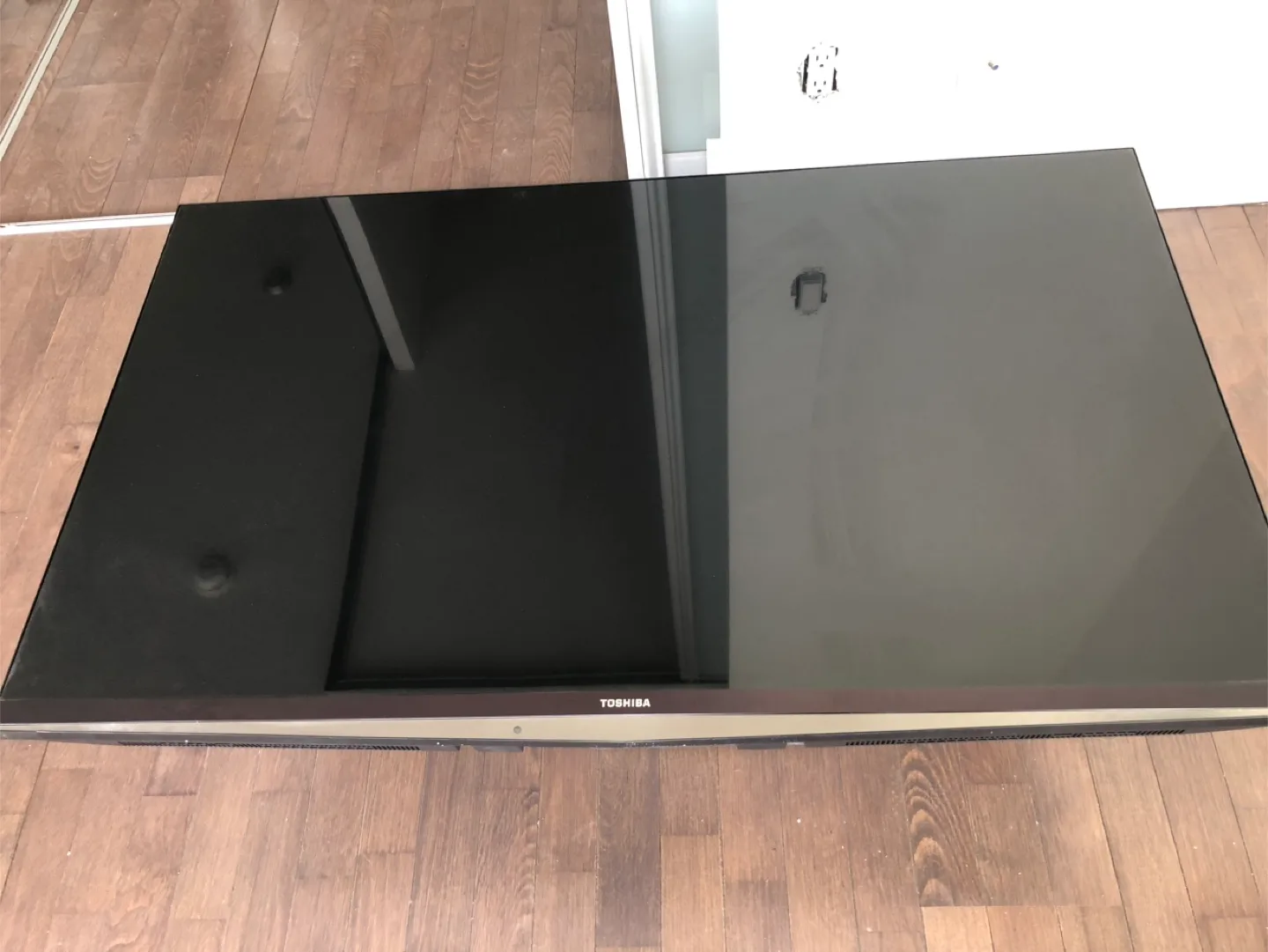 Toshiba 47L6200U 47" TV Model 47L6200U/Remote CT-90408 thumbnail