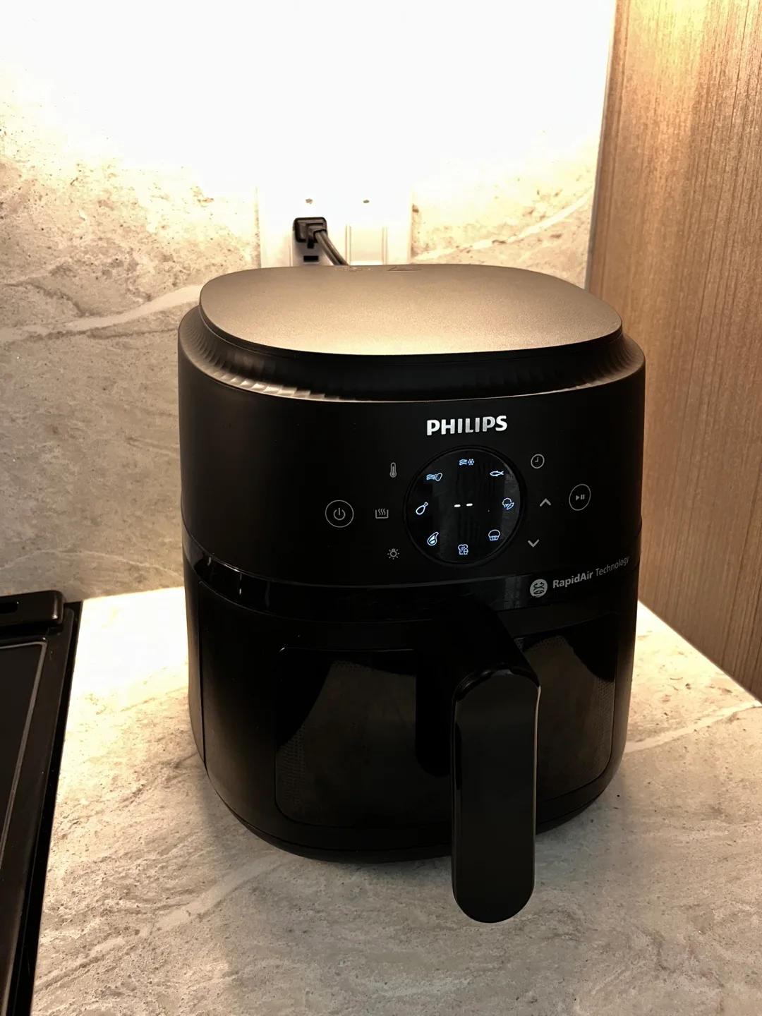 Philips 2000 Series Airfryer thumbnail